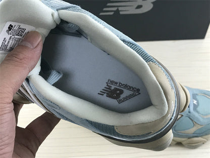 Tênis Runner Malha Azul Claro Detalhe Cinza
