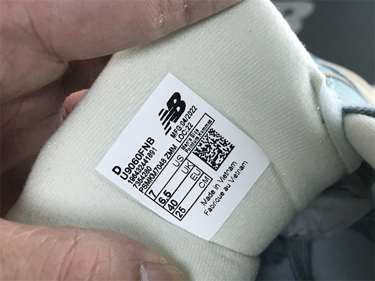 Tênis Runner Malha Azul Claro Detalhe Cinza