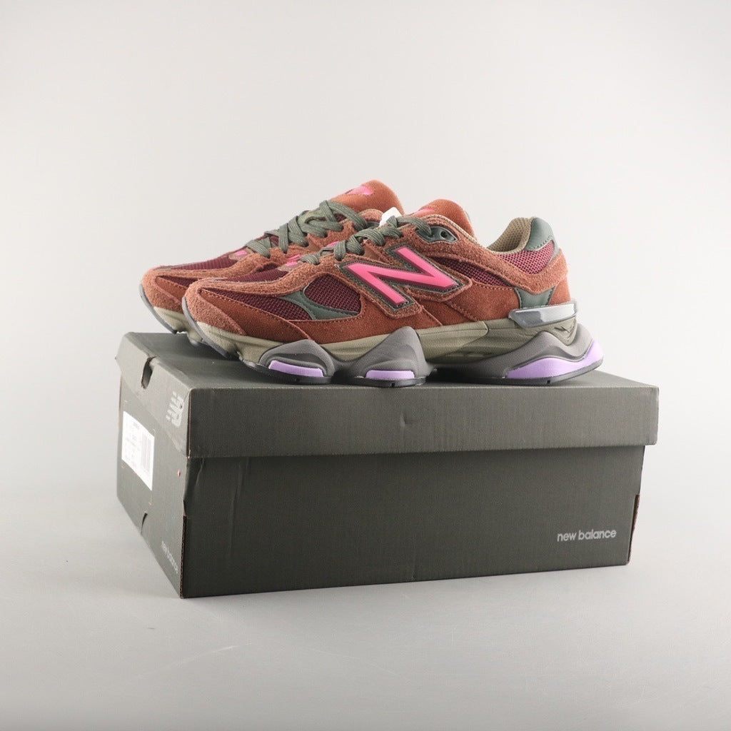 Tênis Runner Malha Borgonha com Detalhe Rosa
