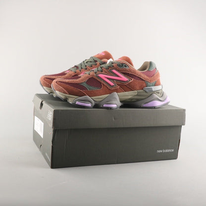Tênis Runner Malha Borgonha com Detalhe Rosa