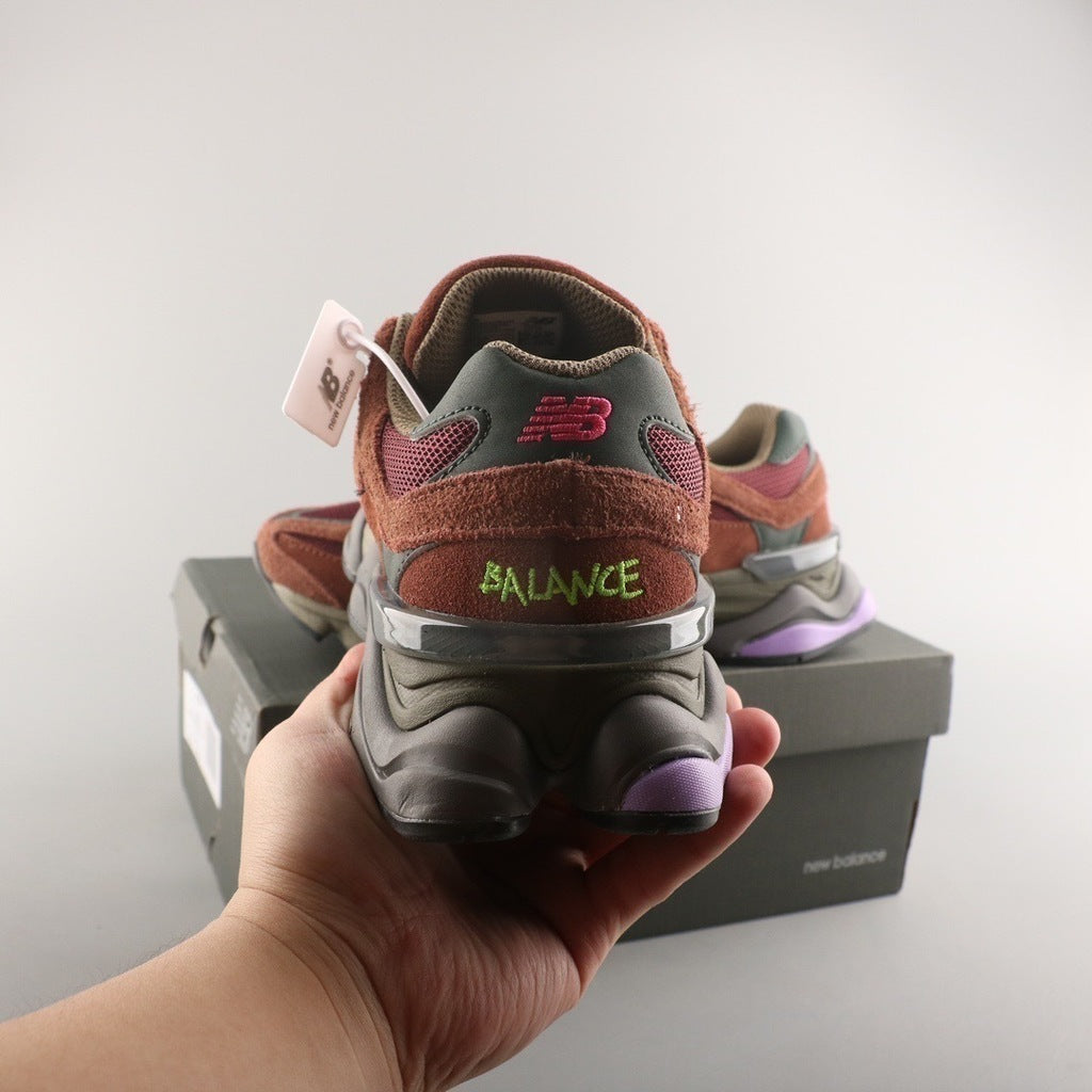 Tênis Runner Malha Borgonha com Detalhe Rosa