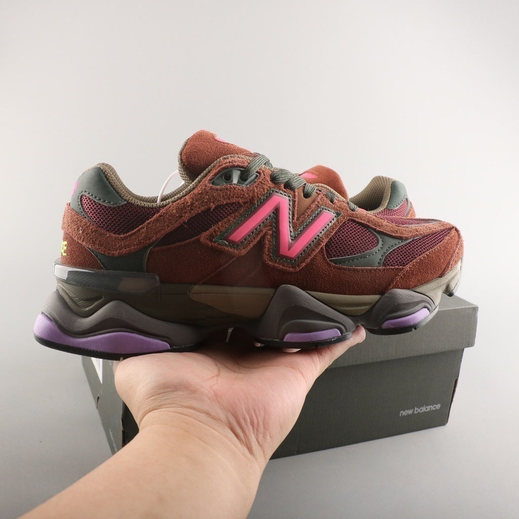 Tênis Runner Malha Borgonha com Detalhe Rosa