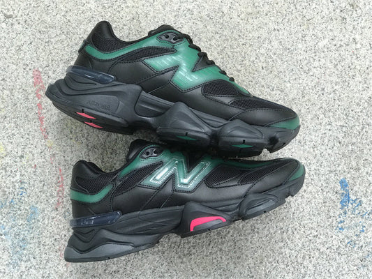Tênis Runner Malha Preto Detalhe Teal e Rosa