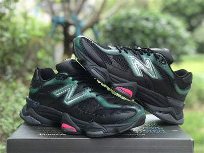 Tênis Runner Malha Preto Detalhe Teal e Rosa
