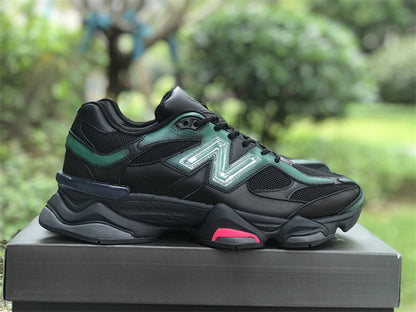 Tênis Runner Malha Preto Detalhe Teal e Rosa