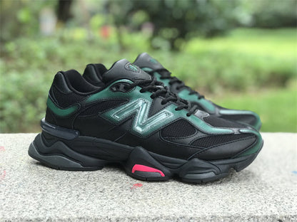 Tênis Runner Malha Preto Detalhe Teal e Rosa