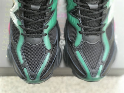 Tênis Runner Malha Preto Detalhe Teal e Rosa