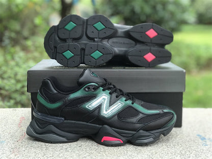 Tênis Runner Malha Preto Detalhe Teal e Rosa