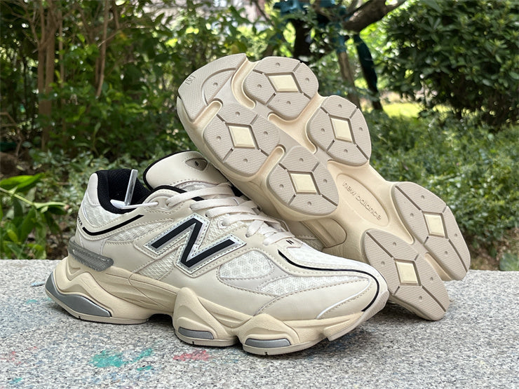 Tênis Runner Malha Bege Cinza Detalhes Metalizados