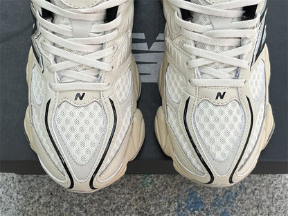 Tênis Runner Malha Bege Cinza Detalhes Metalizados