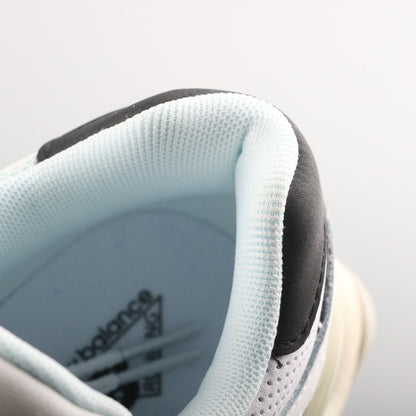 Tênis Runner Mesh Branco com Detalhe Preto