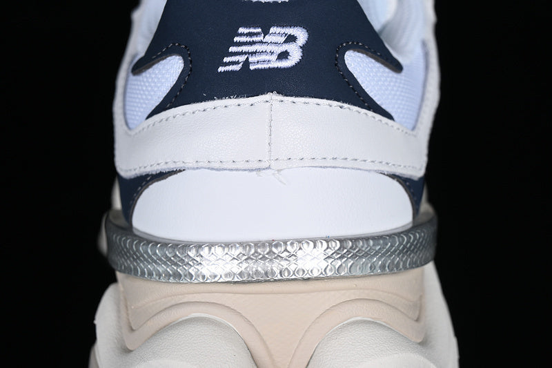Tênis Runner Mesh Branco Detalhe Azul Marinho