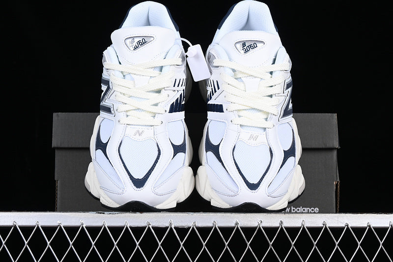 Tênis Runner Mesh Branco Detalhe Azul Marinho