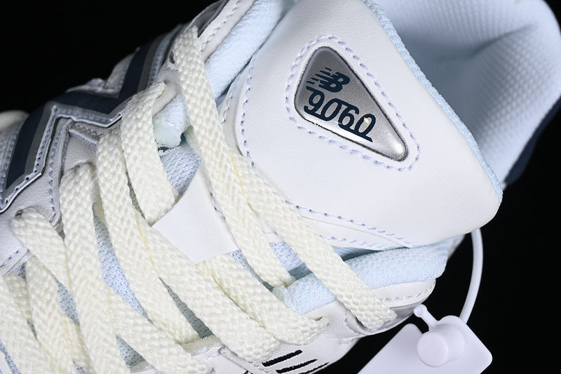 Tênis Runner Mesh Branco Detalhe Azul Marinho