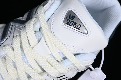 Tênis Runner Mesh Branco Detalhe Azul Marinho