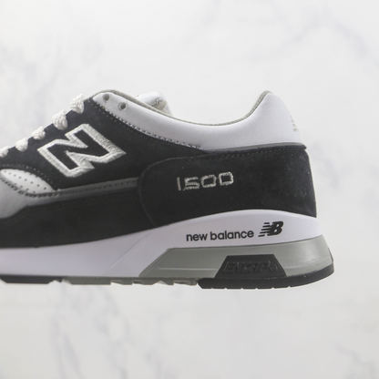 Tênis Runner Malha Preto e Branco Solado Cinza