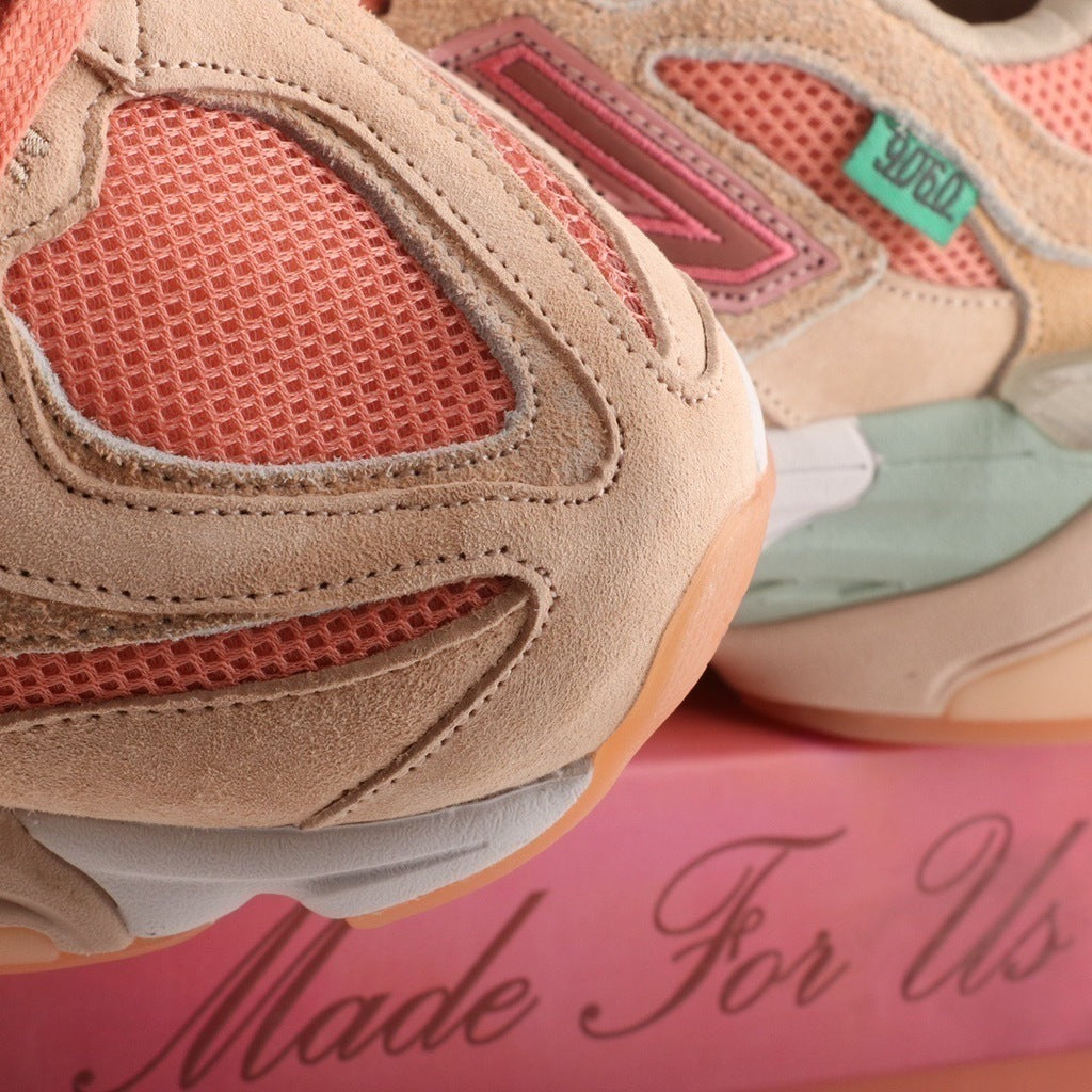 Tênis Runner Malha Rosa Detalhe Cream Colaboração