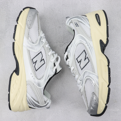 Tênis Runner Malha Branco Off-Branco Detalhes Contrastantes