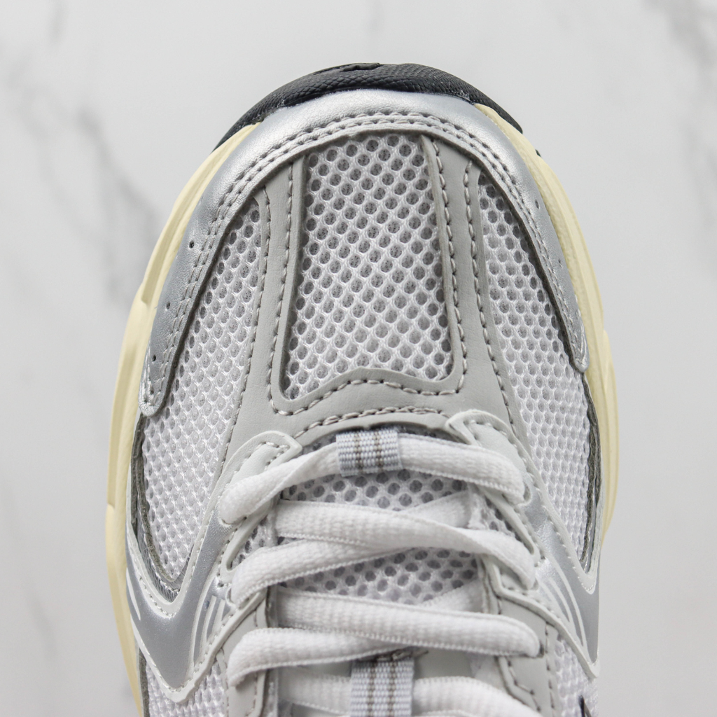 Tênis Runner Malha Branco Off-Branco Detalhes Contrastantes