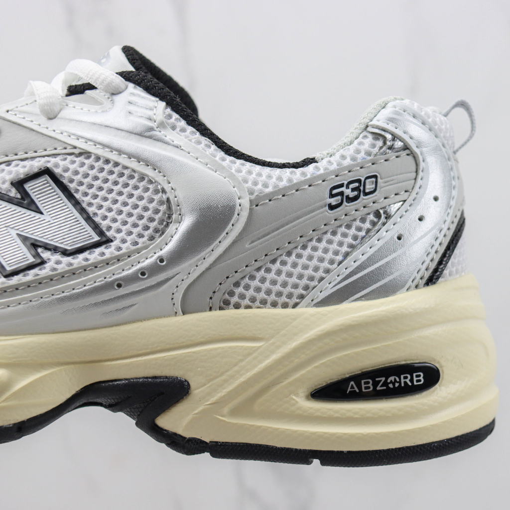 Tênis Runner Malha Branco Off-Branco Detalhes Contrastantes