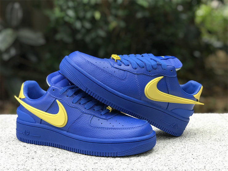 Tênis Couro Cano Baixo Azul Royal Detalhe Frontal