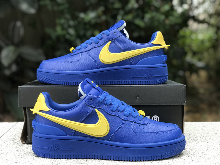 Tênis Couro Cano Baixo Azul Royal Detalhe Frontal