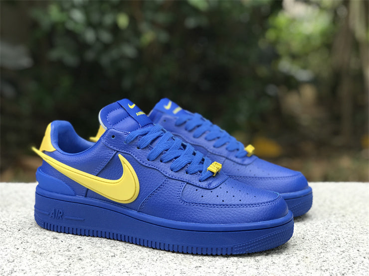 Tênis Couro Cano Baixo Azul Royal Detalhe Frontal