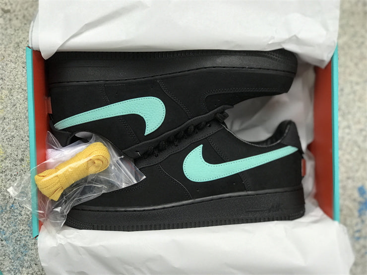 Tênis Cano Baixo Couro Azul Tiffany Detalhes Dourados