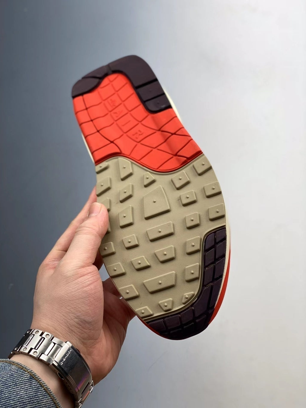 Tênis Runner Malha Laranja Padrão Ondulado