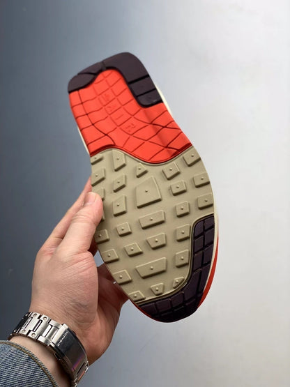 Tênis Runner Malha Laranja Padrão Ondulado