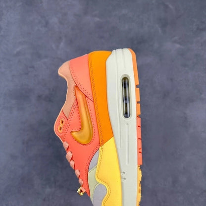 Tênis Runner Malha Laranja Degradê Detalhe Branco