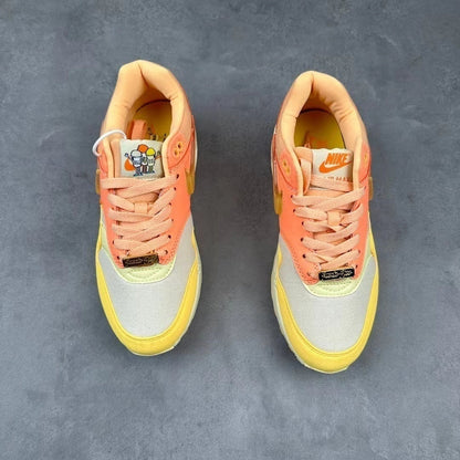 Tênis Runner Malha Laranja Degradê Detalhe Branco