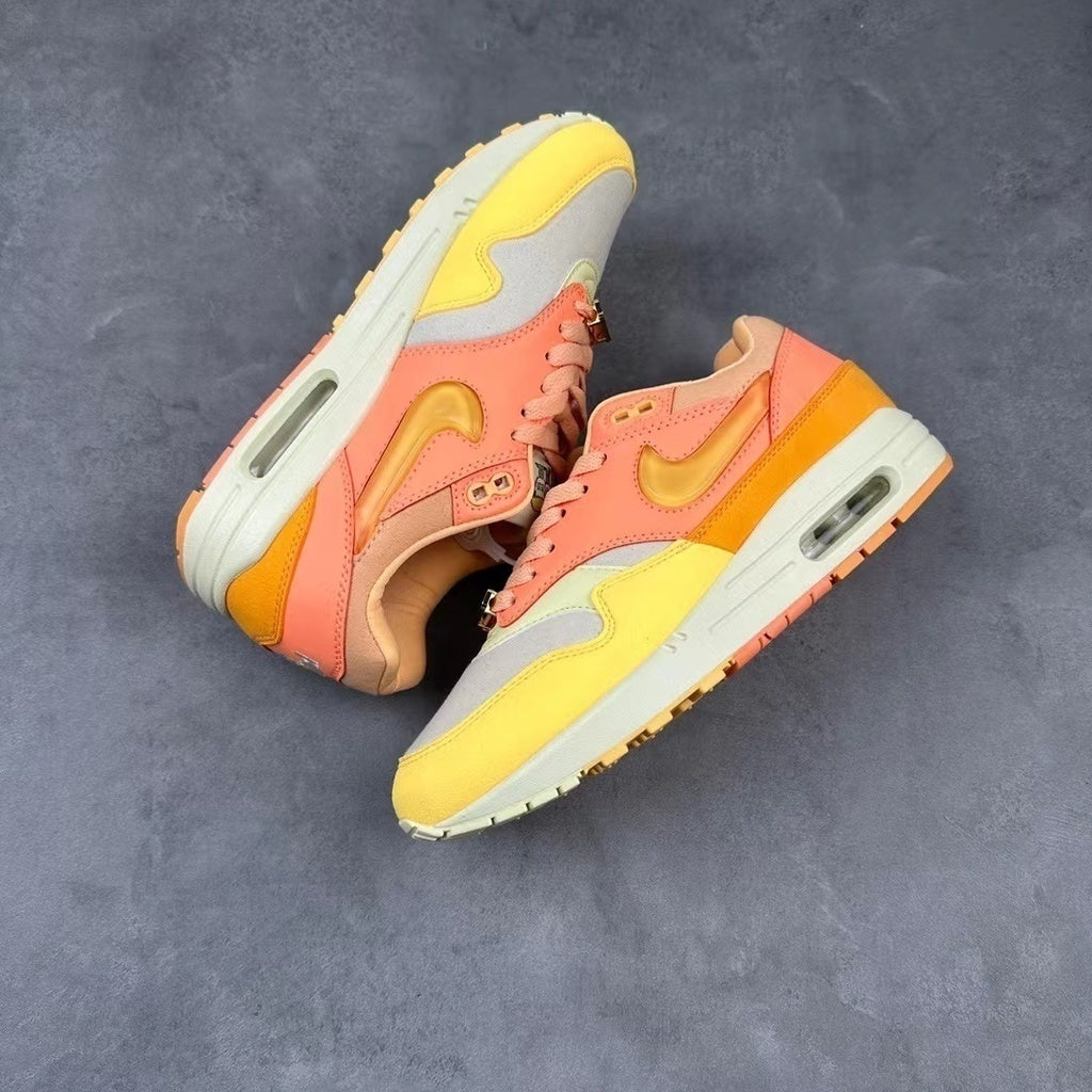Tênis Runner Malha Laranja Degradê Detalhe Branco
