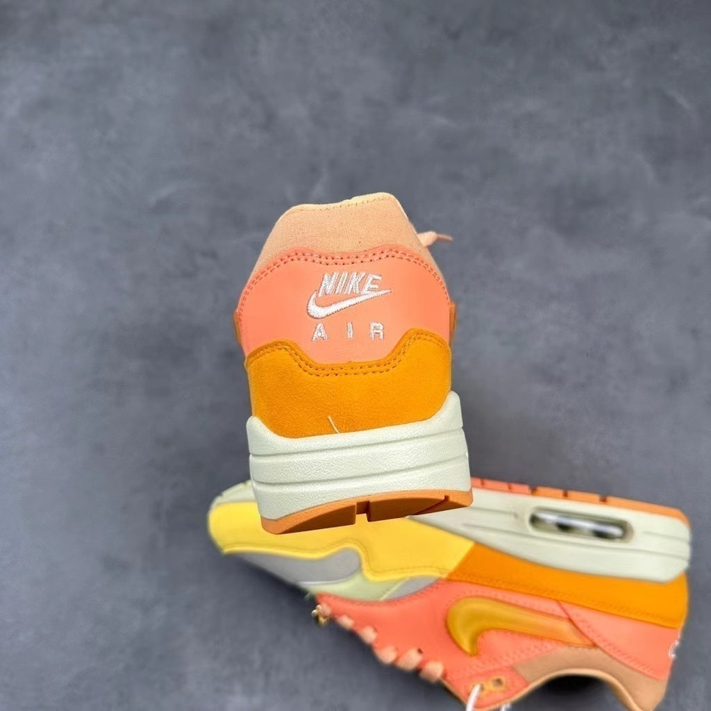 Tênis Runner Malha Laranja Degradê Detalhe Branco
