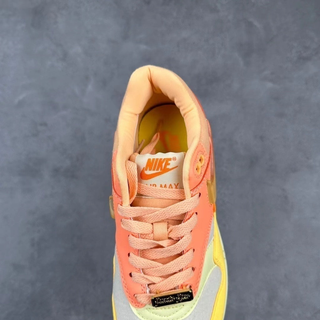 Tênis Runner Malha Laranja Degradê Detalhe Branco