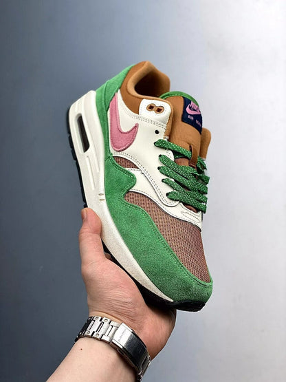 Tênis Runner Malha Verde Floresta Detalhe Lateral