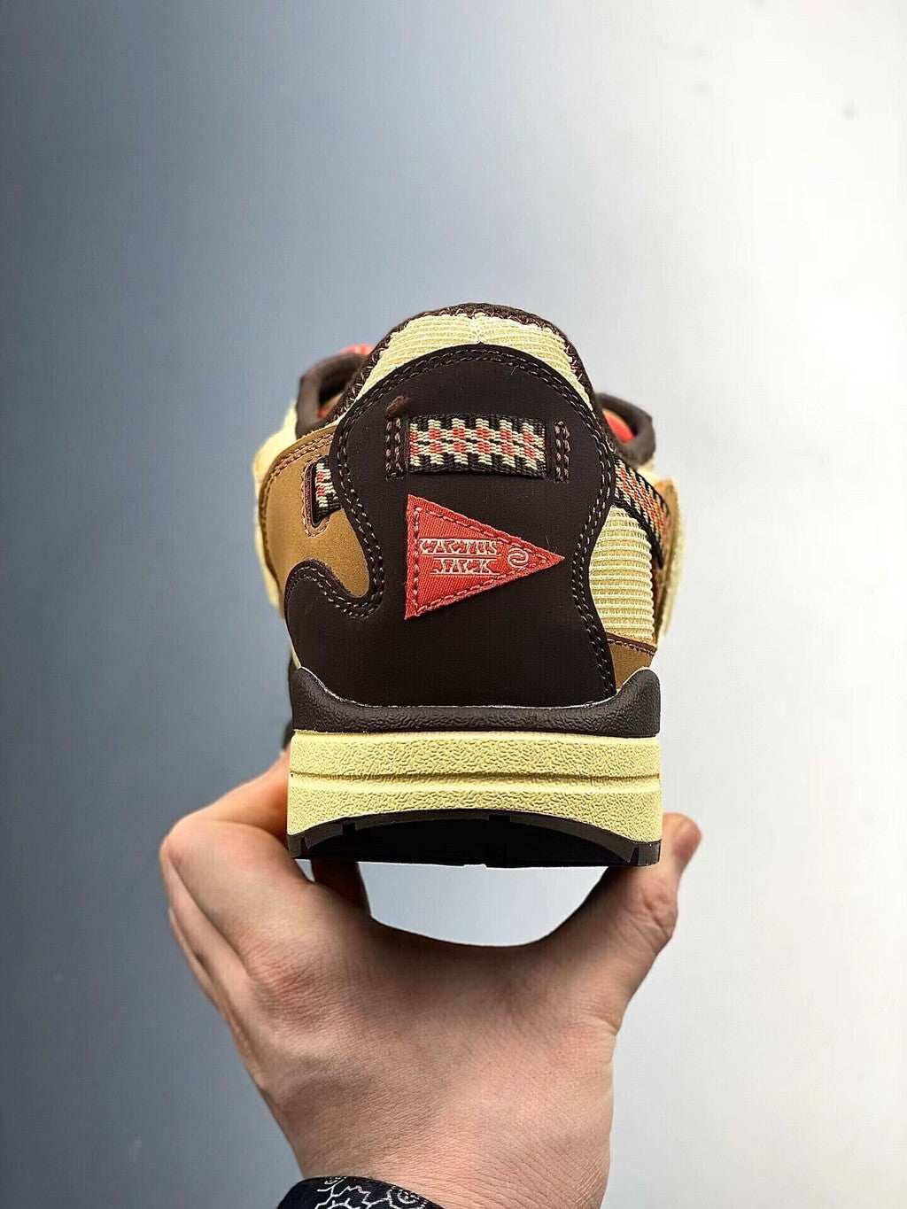 Tênis Runner Malha Marrom