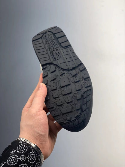 Tênis Runner Camurça Bege Detalhes em Marrom
