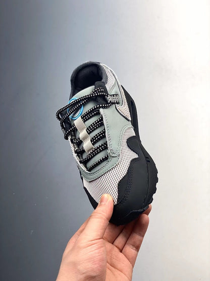 Tênis Runner Camurça Bege Detalhes em Marrom