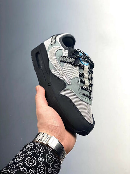 Tênis Runner Camurça Bege Detalhes em Marrom