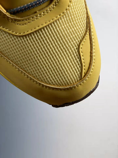 Tênis Runner Couro Camurça Ouro Detalhe Marrom