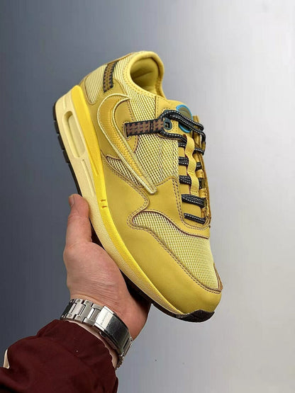 Tênis Runner Couro Camurça Ouro Detalhe Marrom
