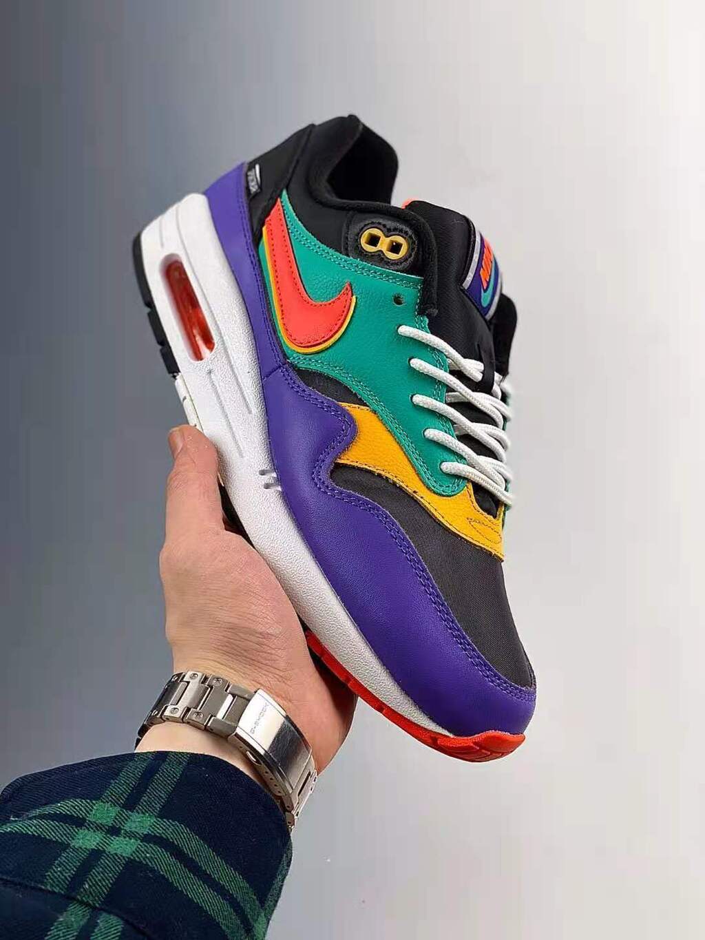 Tênis Runner Malha Cinza Detalhe Colorido