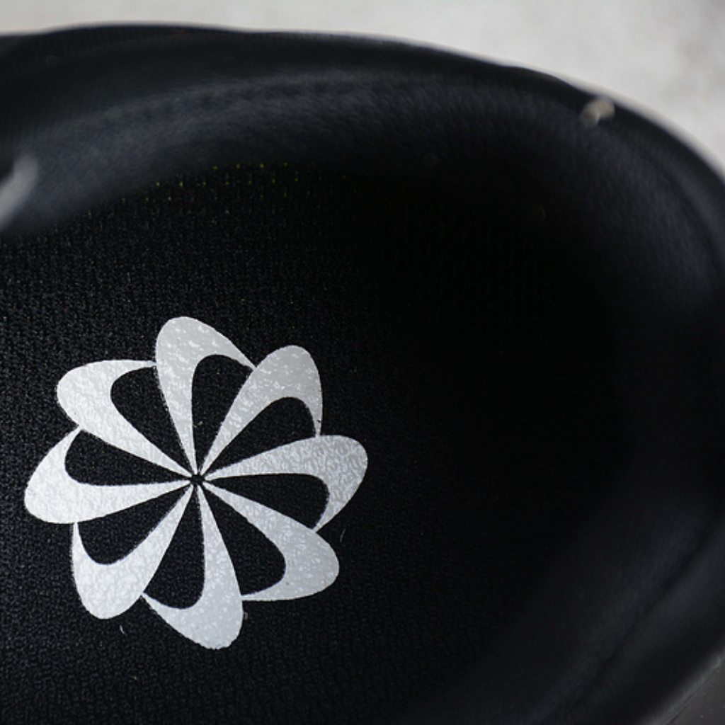 Tênis Runner Malha Preto Cinza e Branco