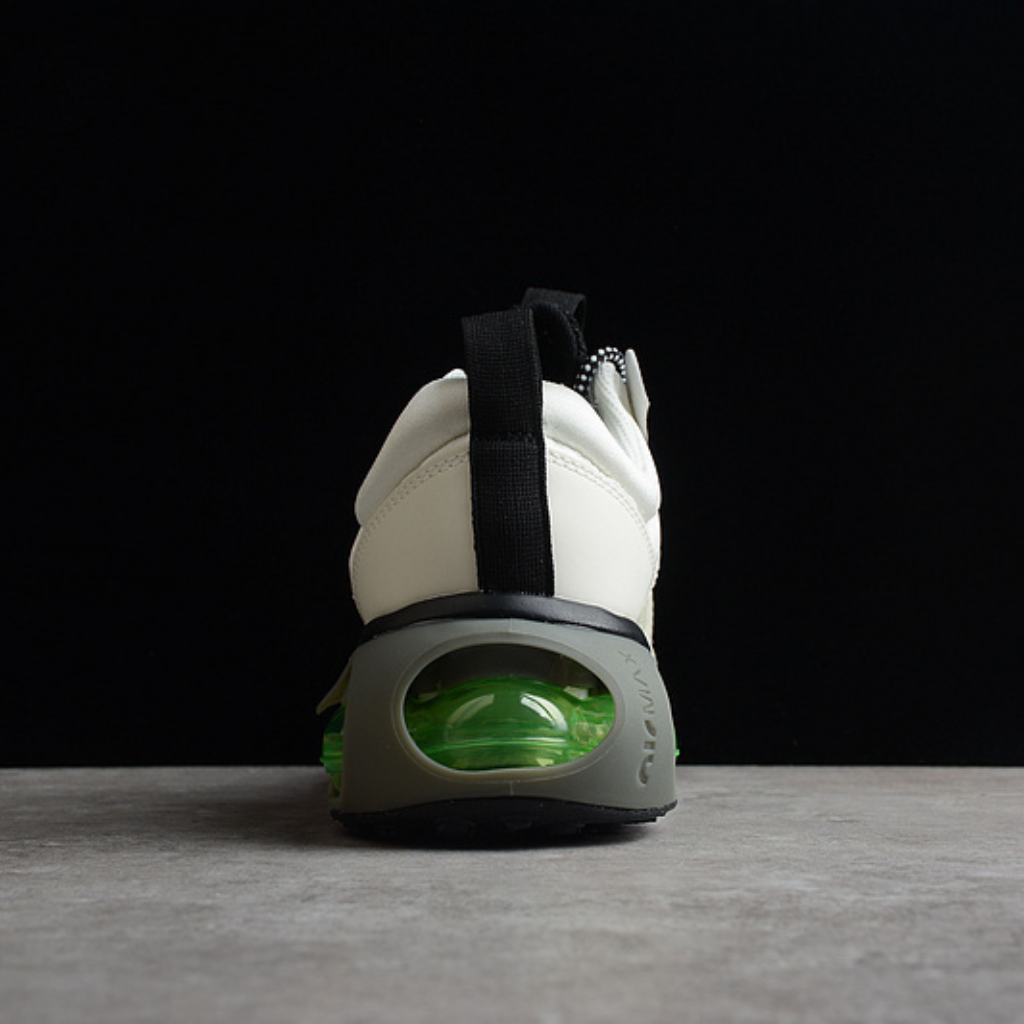 Tênis Runner Malha Branco com Detalhe Neon Amarelo