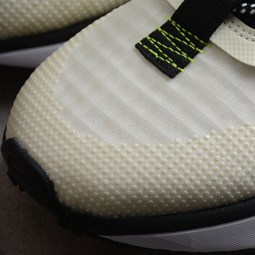 Tênis Runner Malha Branco com Detalhe Neon Amarelo