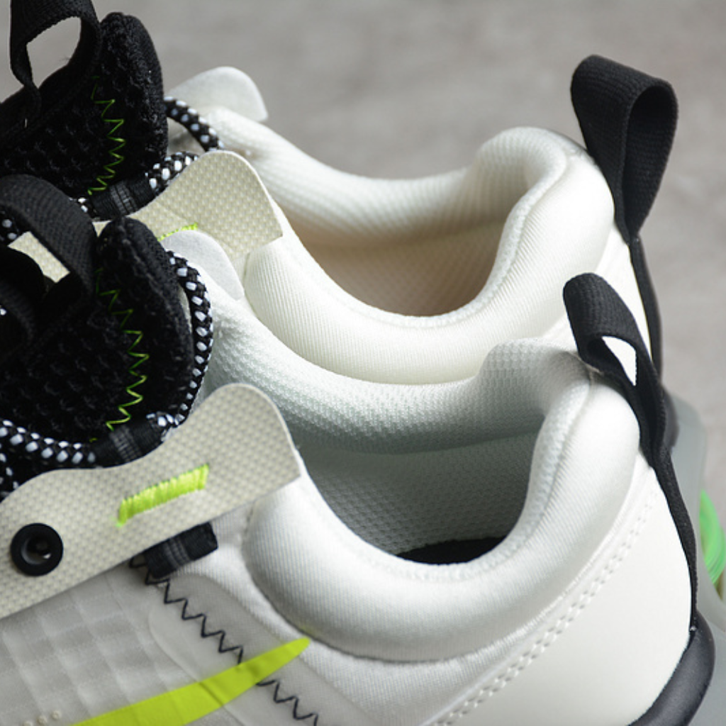 Tênis Runner Malha Branco com Detalhe Neon Amarelo