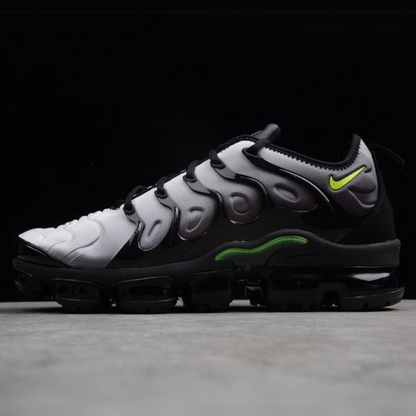 Tênis Runner Malha Preto Detalhe Amarelo Neon