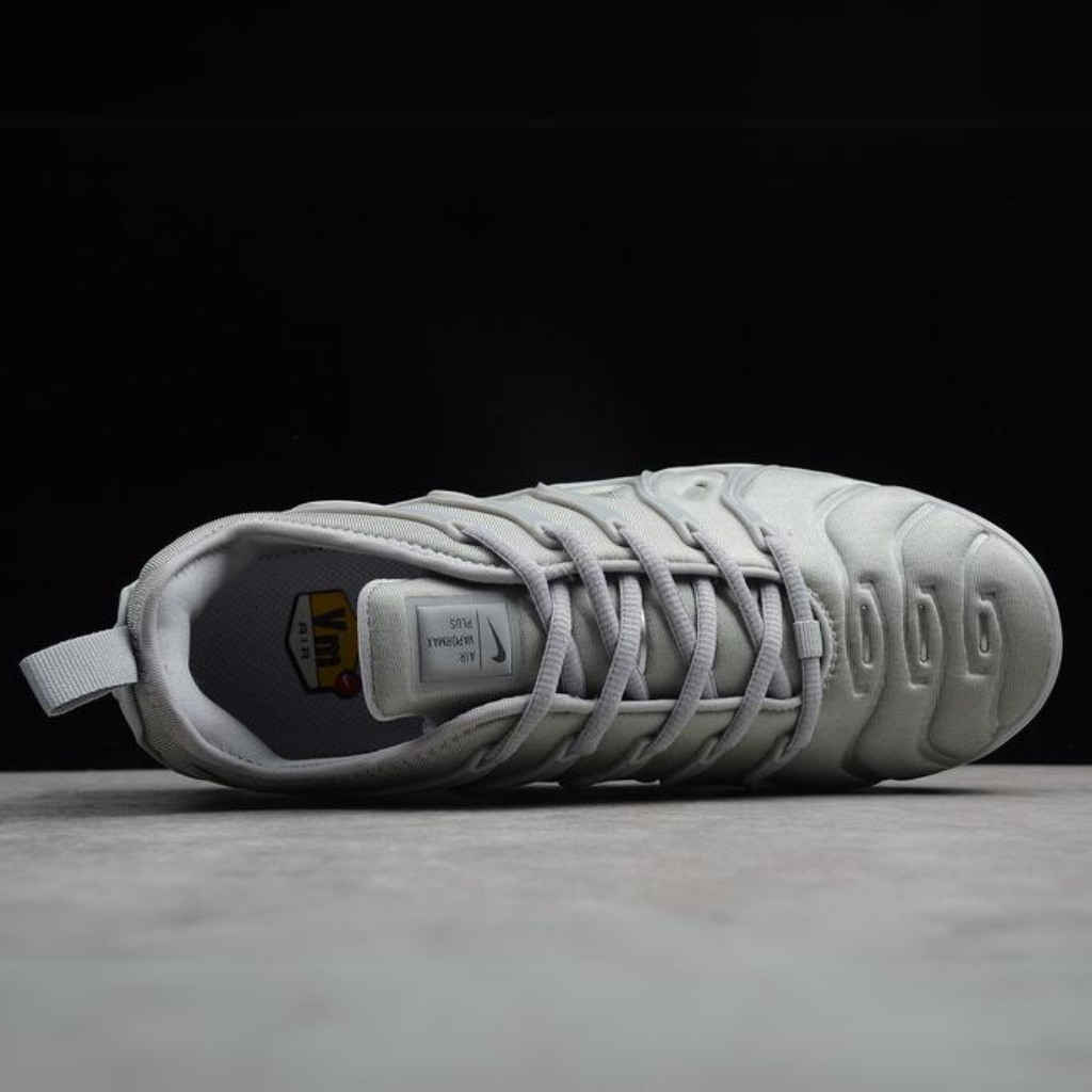 Tênis Runner Malha Cinza Detalhe Escuro
