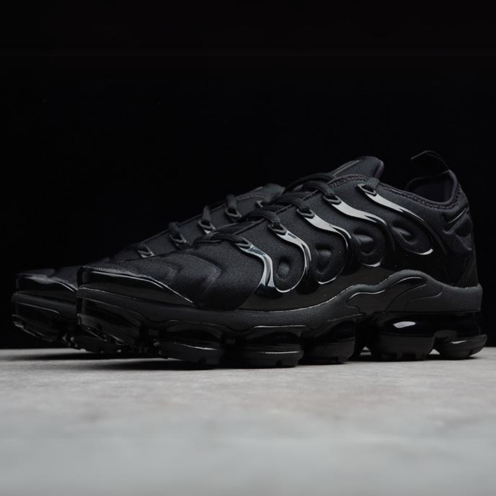 Tênis Runner Malha Preto Solado Volumizado